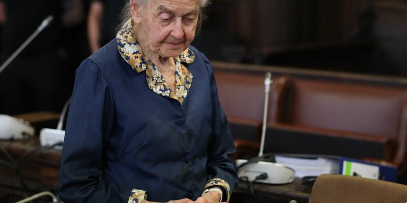 «Auschwitz ist kein Vernichtungs-, sondern ein Arbeitslager gewesen»: Ursula Haverbeck. - Foto: Ulrich Perrey/dpa