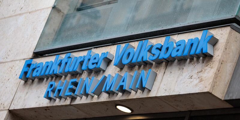Die Frankfurter Volksbank war bislang nach Bilanzsumme Nummer zwei nach der Berliner Volksbank. - Foto: Jörg Halisch/dpa