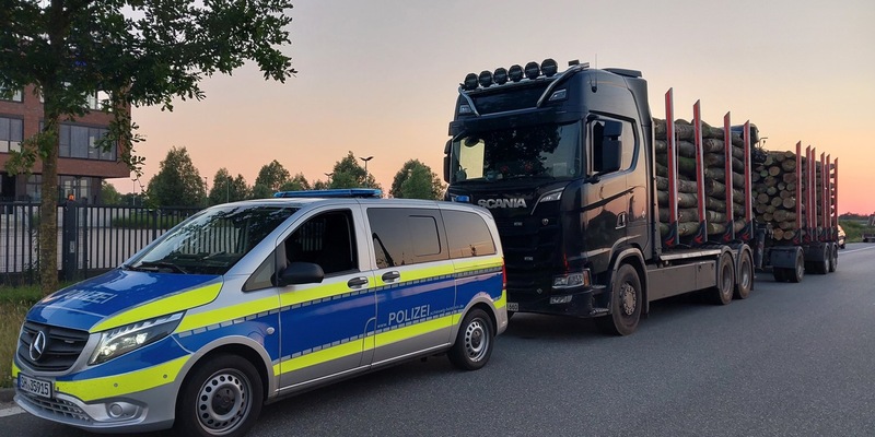 POL-NMS: 240627-1-pdnms Rekordverdächtig überladener Sattelzug auf der A 7 Höhe Neumünster - Foto: presseportal.de