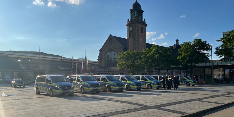 POL-HA: Präsenz während der laufenden EM erhöht - Schwerpunktdienst der Hagener Polizei hat neben dem Hauptbahnhof auch weiterhin die Stadtteile Altenhagen und Wehringhausen im Blick - Foto: presseportal.de