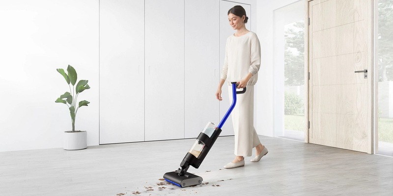 Ab sofort erhältlich: Dysons erster Wischsauger für eine gründliche und hygienische Nassreinigung von Hartböden / Der Dyson WashG1 Wischsauger entfernt nassen wie trockenen Schmutz in einem Durchgang - Foto: presseportal.de