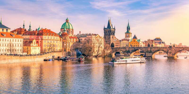 Die goldene Stadt an der Moldau hat sich in den letzten Jahren zu einem der beliebtesten Reiseziele in Europa entwickelt - Foto: YesPhotographers – stock.adobe.com