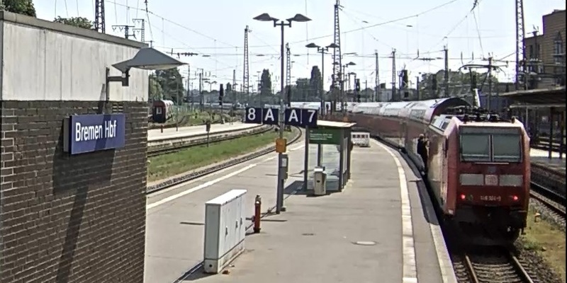 BPOL-HB: Lebensgefährliche Aktion - Unbekannter fährt auf Trittbrett eines Regionalzuges mit - Foto: presseportal.de