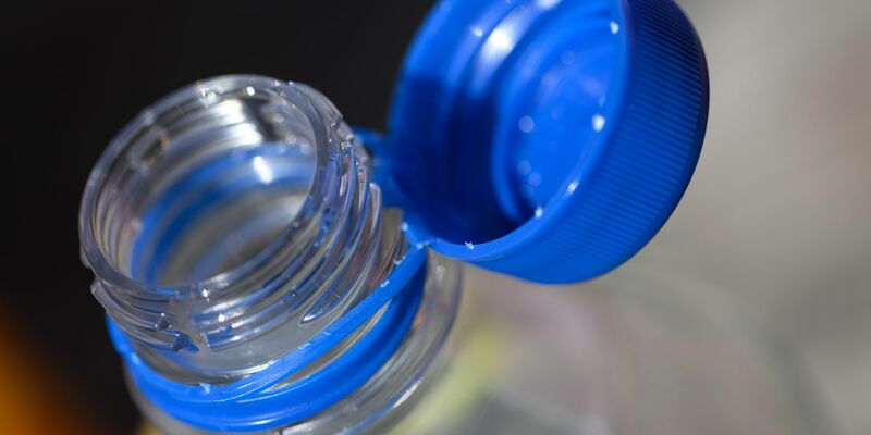 Das Ziel der EU-weiten Vorgabe ist es, die Vermüllung des öffentlichen Raums zu vermeiden. (Archivbild) - Foto: Robert Michael/dpa