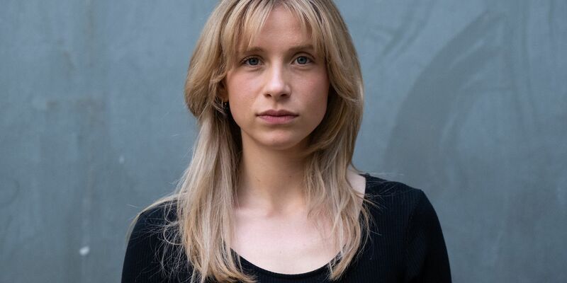 Lena Klenke hat sich in «Perfect Match» in Steffi Graf verwandelt. - Foto: Sven Hoppe/dpa