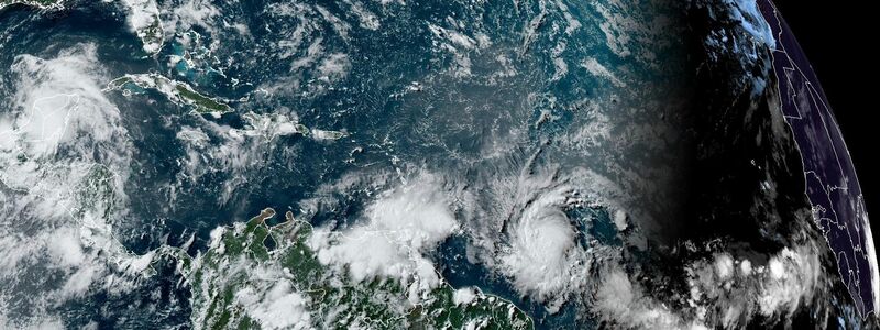 Hurrikan «Beryl» bewegt sich auf die Karibikinseln zu - Foto: -/National Oceanic and Atmospheric Administration via AP/dpa