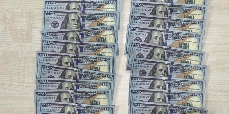 HZA-K: Zoll: Bargeldspürhund Skadi hat den richtigen Riecher und führt zu rund 70.000 Euro Falschgeld bei Reiserückkehrer aus der Türkei - Foto: presseportal.de