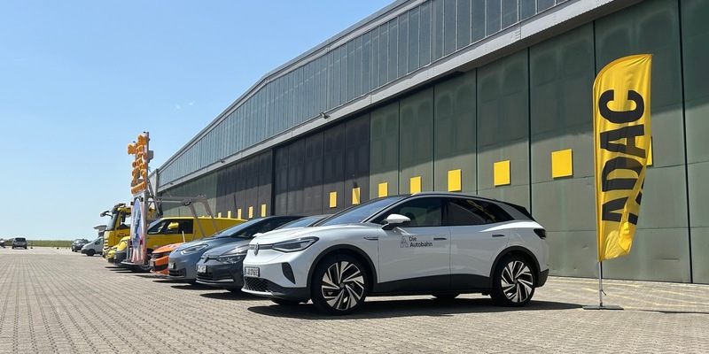 C-ITS: Mehr Sicherheit durch Vernetzung / Vernetzung von Fahrzeugen und Infrastruktur erhöht Verkehrssicherheit / ADAC und Autobahn GmbH verstärken Kooperation / Live-Demonstrationen bei C-ITS-Event - Foto: presseportal.de