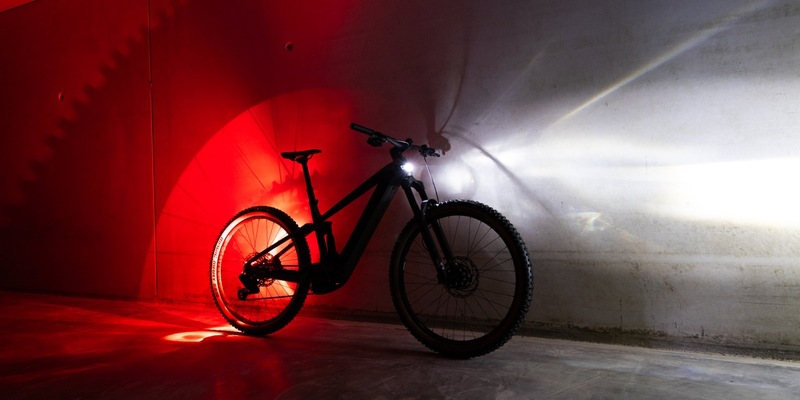E-Bikes von BULLS jetzt mit smartem Kurvenlicht / Neues Feature für mehr Sicherheit am E-Bike - Foto: presseportal.de