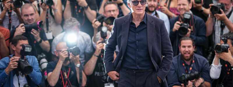 Richard Gere tritt vor die Fernsehkamera. - Foto: Daniel Cole/Invision/AP/dpa