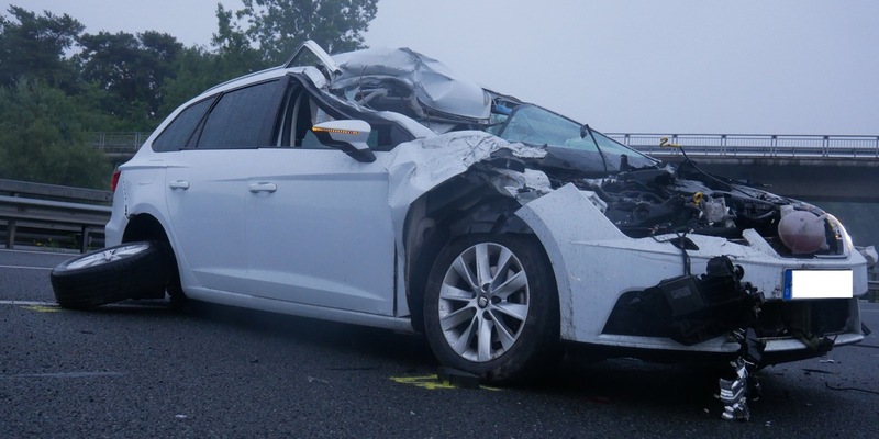 POL-ROW: ++ Zahlreiche Verkehrsunfälle auf der A 1: Beteiligte teils schwer verletzt, hoher Sachschaden und Autobahn gesperrt ++ - Foto: presseportal.de
