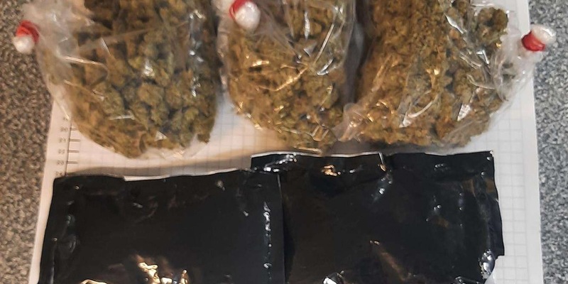 BPOL NRW: Mit über 400 Gramm Cannabis im Gepäck - Bundespolizei stellt 22-Jährigen - Foto: presseportal.de