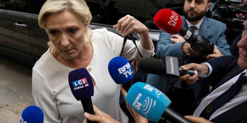 Marine Le Pens Rechtsnationale wollen die Regierung in Frankreich übernehmen. - Foto: Louise Delmotte/AP/dpa