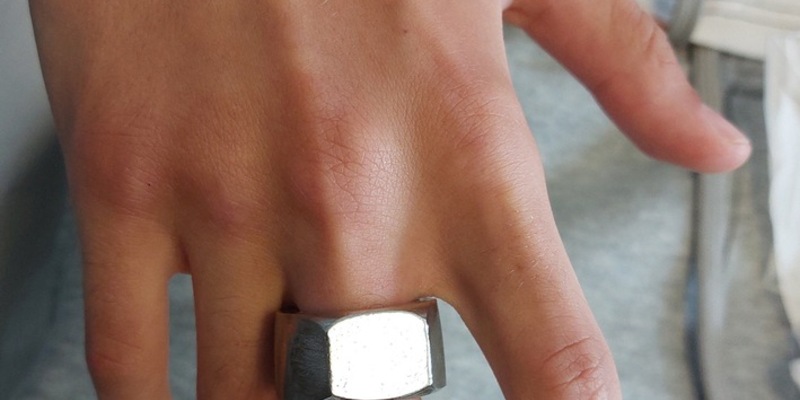 FW-M: Mutter um den Finger gewickelt (Neuperlach) - Foto: presseportal.de