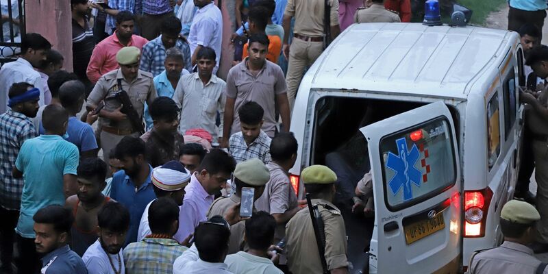 Der Ministerpräsident von Uttar Pradesh setzte den Angaben zufolge einen Ausschuss aus hochrangigen Polizei- und Verwaltungsbeamten ein, die den Vorfall untersuchen sollen. - Foto: Manoj Aligadi/AP/dpa