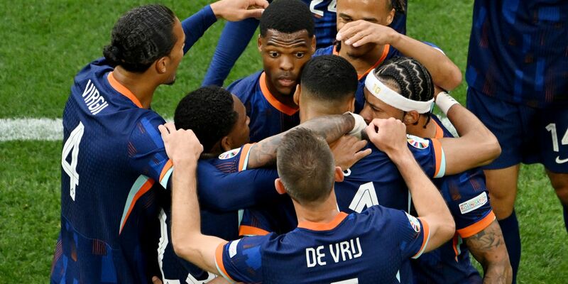 Die Niederländer setzten sich klar gegen Rumänien durch. - Foto: Peter Kneffel/dpa