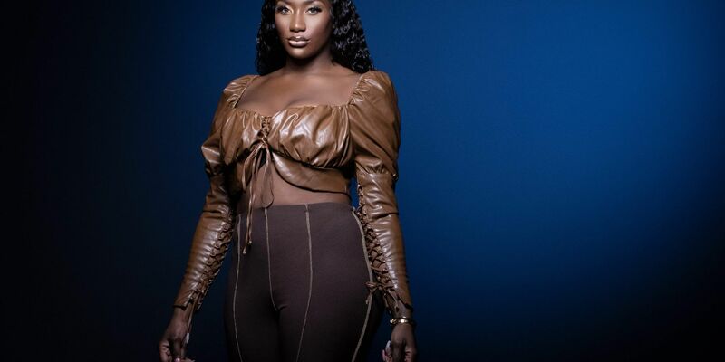 Aya Nakamura, bestverkaufte Sängerin Frankreichs, ruft zur Blockade der extremen Rechten auf. - Foto: Joel Saget/AFP/dpa