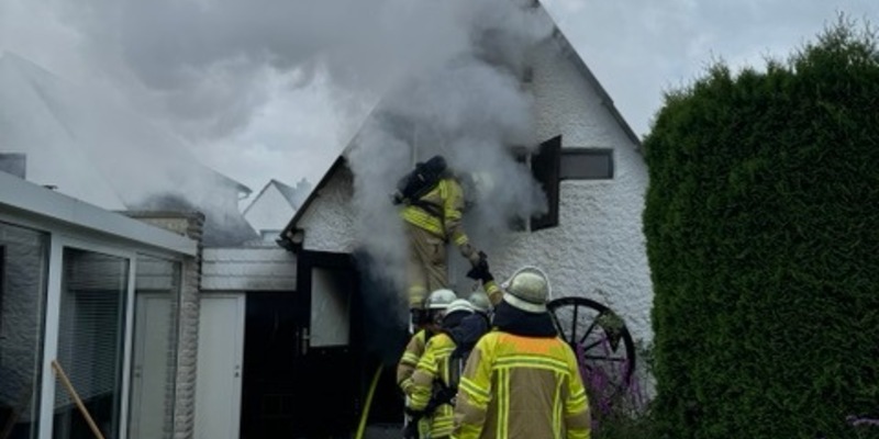 POL-STD: Stade: Werkstattanbau geriet in Brand - Foto: presseportal.de