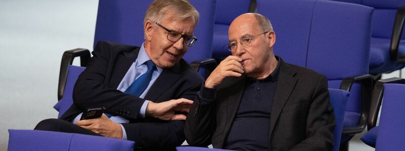 Dietmar Bartsch und Gregor Gysi haben kein Amt mehr in der Linken - aber Stimmen von Gewicht. (Archivbild) - Foto: Kilian Genius/dpa