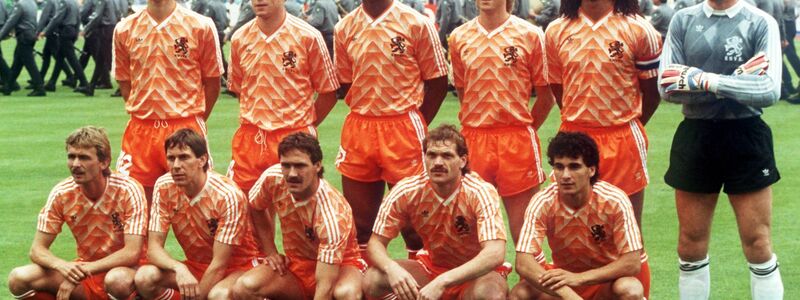 1988 gab es den einzigen Titel für die Niederlande um Torjäger van Basten. - Foto: dpa