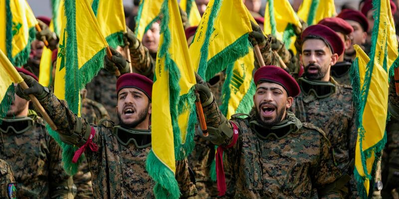 Bei einem israelischen Angriff im Libanon ist ein weiteres Mitglied der Hisbollah getötet worden. (Archivbild) - Foto: Hussein Malla/AP/dpa
