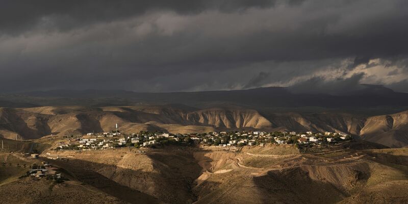 Blick auf eine israelische Siedlung im Westjordanland: Israels Führung treibt den Siedlungsbau trotz internationaler Kritik voran. - Foto: Mahmoud Illean/AP/dpa