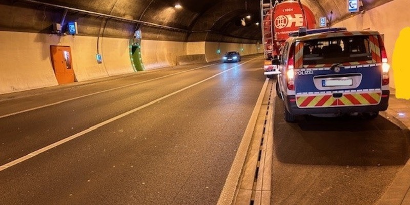 POL-PDLD: Gefährliches Parken im Barbarossa-Tunnel - Foto: presseportal.de
