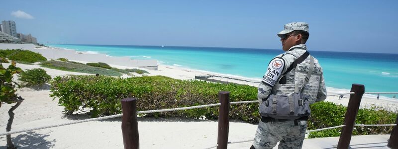 Mehr als 6.300 Soldaten und Polizisten sind auf der Halbinsel Yucatán einsatzbereit. - Foto: Fernando Llano/AP