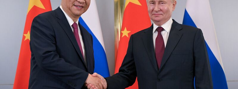 Der russische Präsident Wladimir Putin sieht die Shanghaier Organisation für Zusammenarbeit als einen Grundpfeiler der neuen Weltordnung ohne eine Vormachtstellung der USA. - Foto: Sergey Guneyev/Pool Sputnik Kremlin/AP/dpa