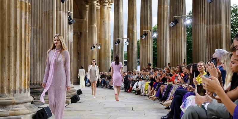 Pure Strahlkraft: Marc Cain präsentierte seine neueste Kollektion in royaler Location - Foto: presseportal.de