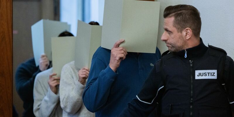 Ein wegen Totschlags angeklagter Polizist hat während des laufenden Verfahrens in einem Interview seine Sicht der Dinge dargestellt (Archivbild). - Foto: Rolf Vennenbernd/dpa