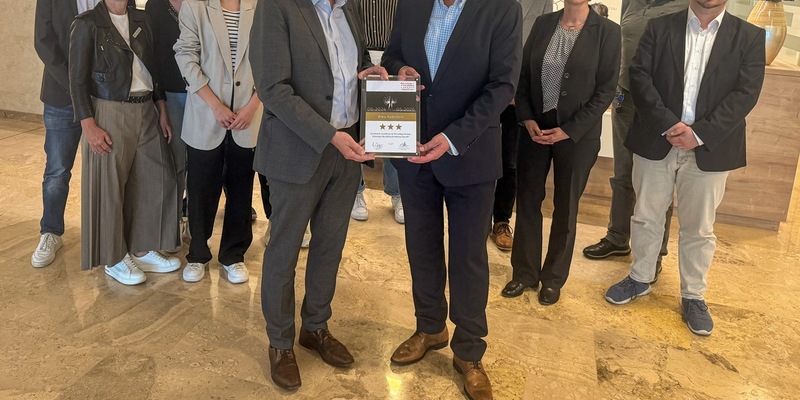 Wo Recruiting Chefsache ist / Kreis Paderborn sichert sich erstmals Recruiting-Excellence-Award® - Foto: presseportal.de