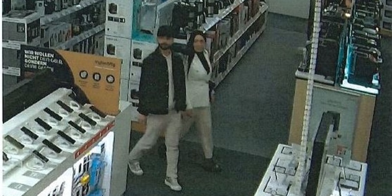 POL-LM: Öffentlichkeitsfahndung der Kriminalpolizei +++ Bandendiebe gesucht - Öffentlichkeitsfahndung mit Bildmaterial der Videoüberwachung +++ - Foto: presseportal.de