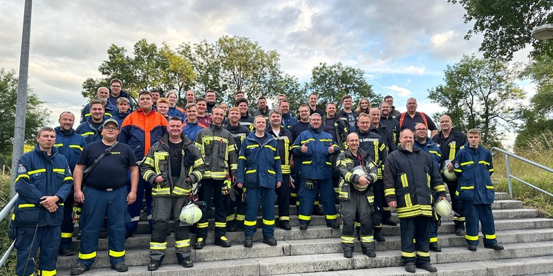 FW-AR: Zusammenarbeit zwischen THW und Feuerwehr weiter gestärkt - Foto: presseportal.de