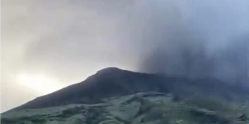 Seit mehreren Tagen ist der Berg wieder besonders aktiv - Foto: -/INGV/dpa
