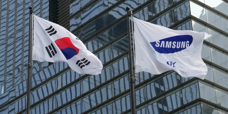 Samsung Electronics meldet einen deutlichen Anstieg des Betriebsgewinns für das abgelaufene Quartal. - Foto: Ahn Young-joon/AP/dpa