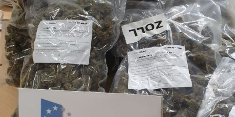 HZA-P: Paketsendung aus Italien mit mehr als 3 Kilogramm Marihuana gestoppt / Zoll kontrolliert Paketdienstleister in Großbeeren - Foto: presseportal.de