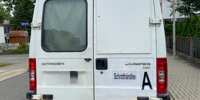 POL-WES: Kamp-Lintfort - Verkehrsunfallflucht mit hohem Schaden / Zeugen gesucht - Foto: presseportal.de