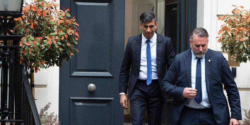 Erkennt seine Niederlage an: Rishi Sunak. - Foto: Thomas Krych/AP/dpa