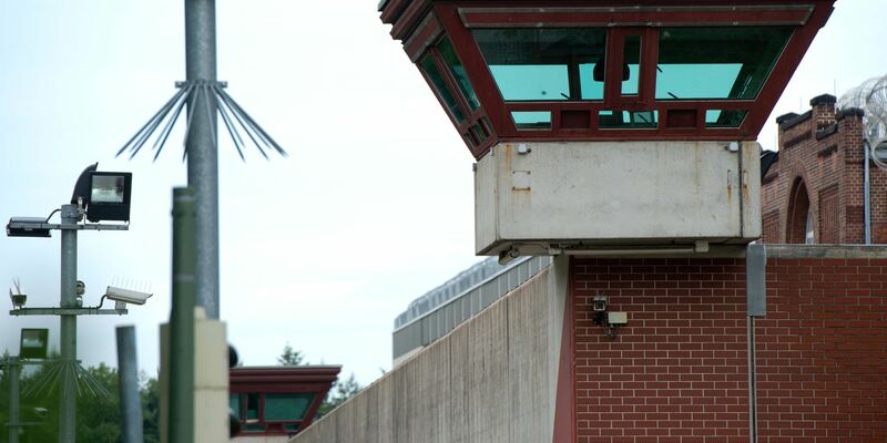 Ein Berliner Häftling, der am vergangenen Samstag aus dem Gefängnis Tegel floh, ist gefasst worden. (Archivbild) - Foto: Maurizio Gambarini/dpa