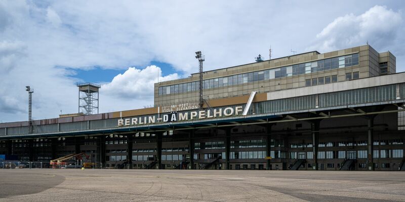 Zwei neue Buchstaben - Foto: Monika Skolimowska/dpa