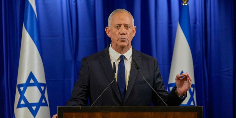 Oppositionsführer Benny Gantz will Netanjahu bei einem Geisel-Deal helfen (Archivbild).  - Foto: Ohad Zwigenberg/AP