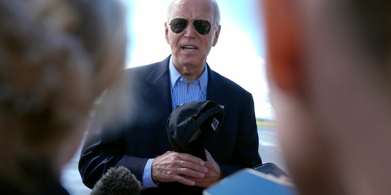 Bleibt US-Präsident Joe Biden im Rennen um das Weiße Haus? Der Demokrat bleibt starr auf Kurs - doch in seiner Partei herrscht Unruhe. - Foto: Manuel Balce Ceneta/AP