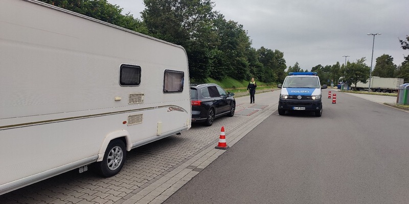 POL-EL: A31 / Emsland/Grafschaft Bentheim - Kontrollen des Reiseverkehrs zu Ferienbeginn - wenige Verstöße bei Kontrollen des Fernreiseverkehrs festgestellt - Foto: presseportal.de