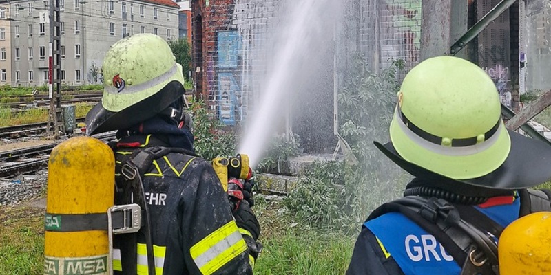 FW-M: Rauch über der alten Utting (Sendling) - Foto: presseportal.de