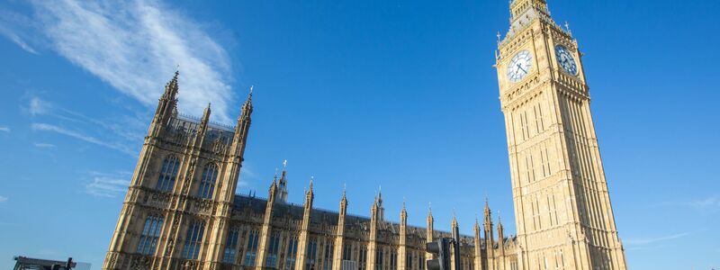 Die Brücke und der Eingang zum Parlament wurden 2017 zum Schauplatz eines Anschlags. (Archivbild) - Foto: Tayfun Salci/ZUMA Press Wire/dpa