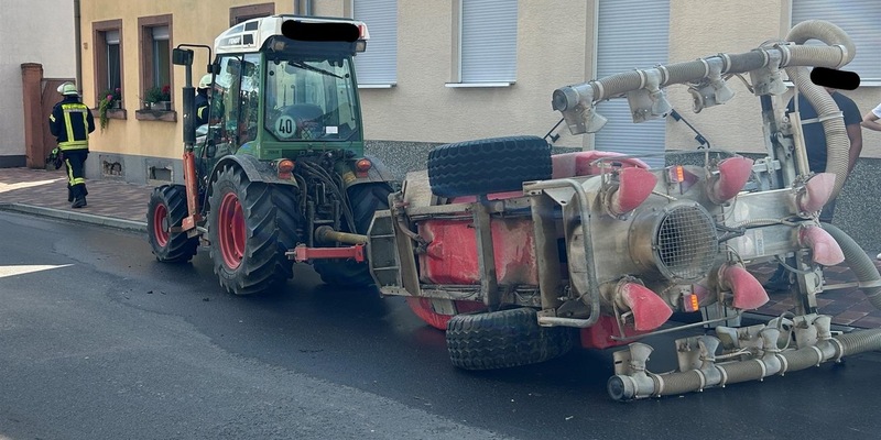 POL-PDLD: Umgekippter Anhänger - Foto: presseportal.de