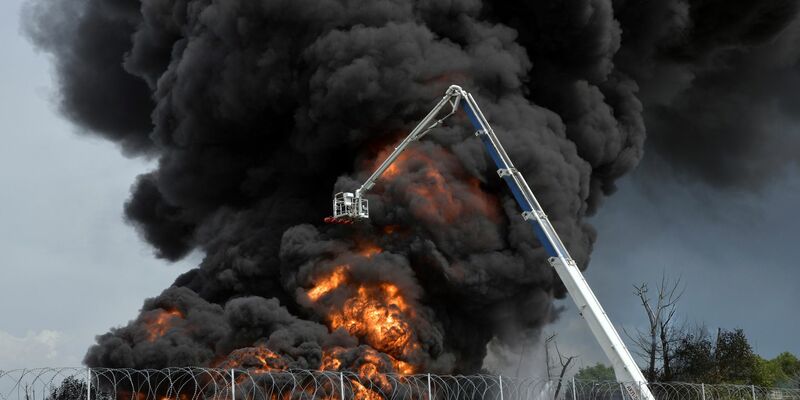 Das russische Gebiet Woronesch ist immer wieder Ziel von Angriffen, mit denen die Ukraine Treibstoff- und Munitionslager für den militärischen Nachschub zerstören will. (Archivbild) - Foto: Andrey Arxipov/Kommersant Publishing House/AP/dpa