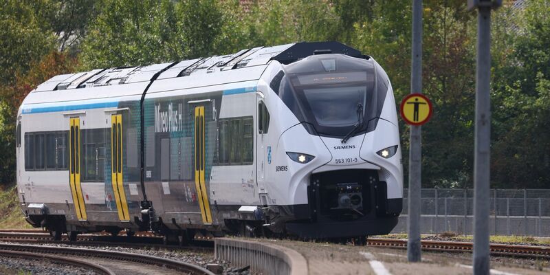 Wasserstoff ist aus Sicht des Berliner Bahntechnik-Experten Hecht die teuerste Lösung und hat einen schlechteren Wirkungsgrad als Diesel. (Archivbild) - Foto: Karl-Josef Hildenbrand/dpa