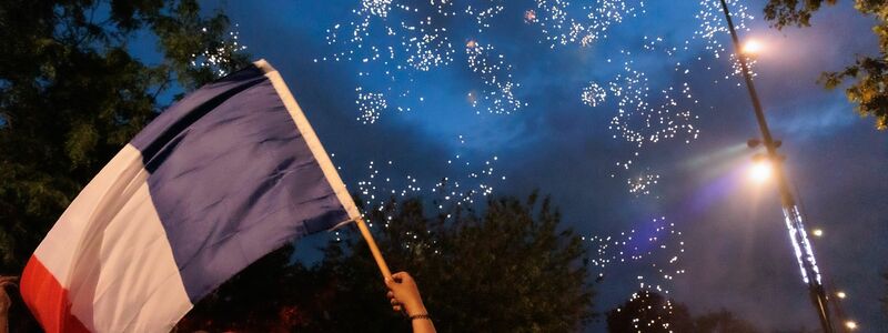 Viele Menschen in Frankreich sind erleichtert über den Wahlausgang. - Foto: Sadak Souici/ZUMA Press Wire/dpa